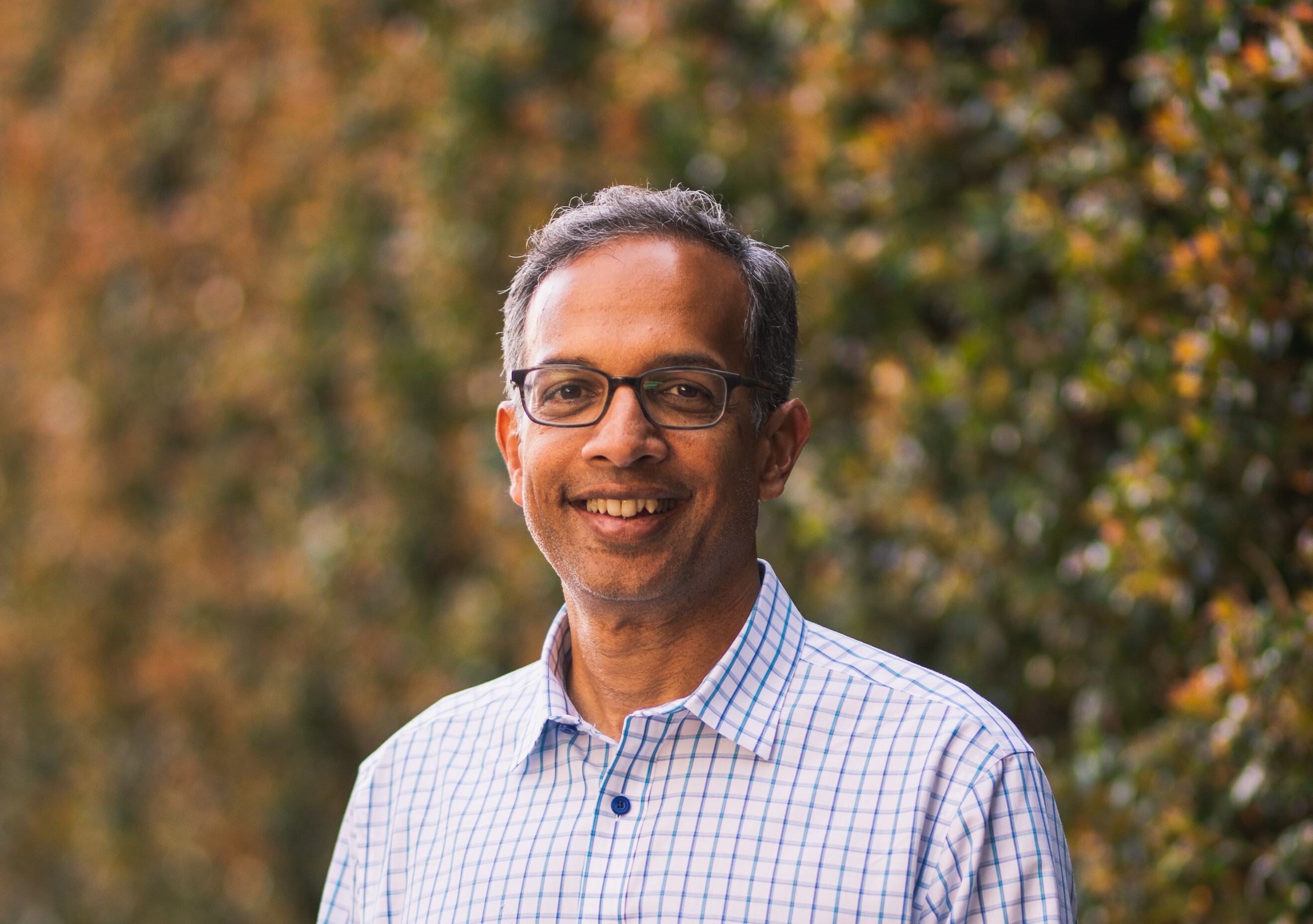 Pratap Mukherjee headshot